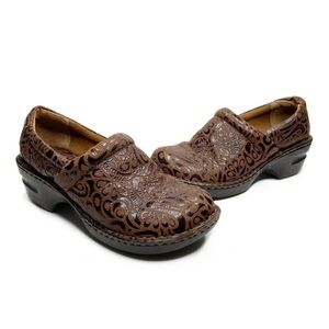 BOC Peggy Tumbled Brown Embossed Comfort Clogs